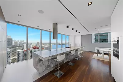 1300 Brickell Bay Dr #4401, Miami, FL 33131 - Photo 21