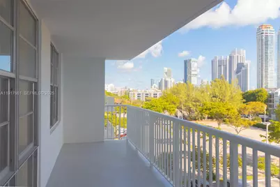 231 174th St #617, Sunny Isles Beach, FL 33160 - Photo 1
