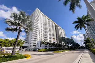 231 174th St, Sunny Isles Beach, FL 33160 - Photo 29