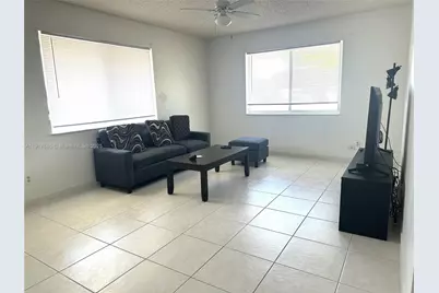 724 NE 4th St, Hallandale Beach, FL 33009 - Photo 19
