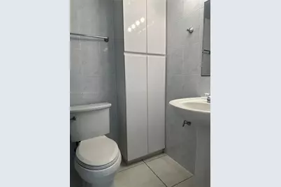 724 NE 4th St, Hallandale Beach, FL 33009 - Photo 21