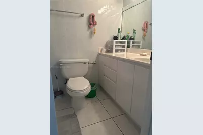 724 NE 4th St, Hallandale Beach, FL 33009 - Photo 23