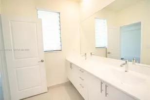 8364 NW 43rd St, Doral, FL 33166 - Photo 39