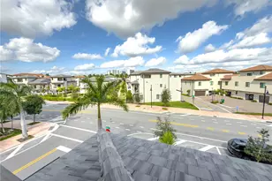 8364 NW 43rd St, Doral, FL 33166 - Photo 11