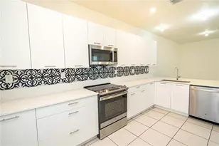 8364 NW 43rd St, Doral, FL 33166 - Photo 49