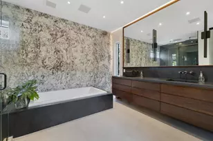 1379 N Venetian Way, Miami, FL 33139 - Photo 31