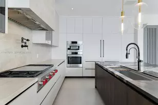 1379 N Venetian Way, Miami, FL 33139 - Photo 21