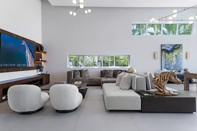 1379 N Venetian Way, Miami, FL 33139 - Photo 13