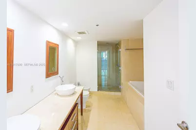 475 Brickell Ave #1615, Miami, FL 33131 - Photo 7