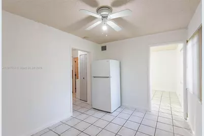 990 E 2nd St, Hialeah, FL 33010 - Photo 29