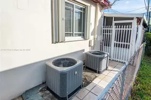 990 E 2nd St, Hialeah, FL 33010 - Photo 35