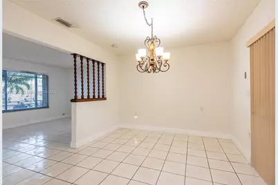 990 E 2nd St, Hialeah, FL 33010 - Photo 11