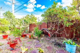 990 E 2nd St, Hialeah, FL 33010 - Photo 23