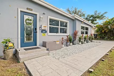 281 Iroquois St, Miami Springs, FL 33166 - Photo 3