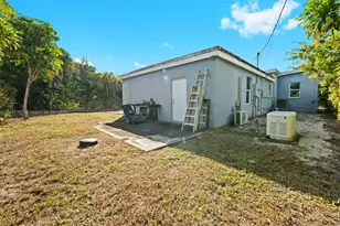 281 Iroquois St, Miami Springs, FL 33166 - Photo 31