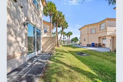 733 NW 170th Ter, Pembroke Pines, FL 33028 - Photo 19