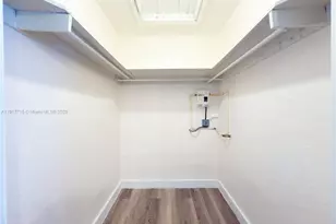 1021 SW 3rd St, Miami, FL 33130 - Photo 9