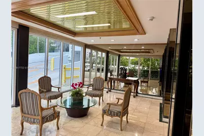 2401 Collins Ave #611, Miami Beach, FL 33140 - Photo 5