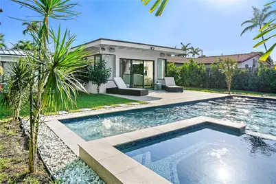 1625 Daytonia Rd, Miami Beach, FL 33141 - Photo 1