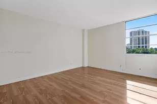 3101 N Country Club Dr, Aventura, FL 33180 - Photo 11