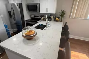 8123 Lagos De Campo Blvd, Tamarac, FL 33321 - Photo 7