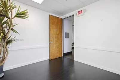 8527 Pines Blvd, Pembroke Pines, FL 33024 - Photo 51