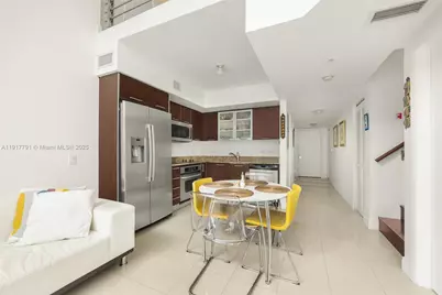41 SE 5th St #1210, Miami, FL 33131 - Photo 5