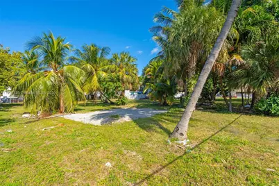 1025 W Flagler St, Miami, FL 33130 - Photo 17