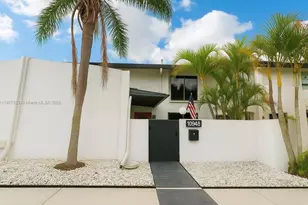 10948 SW 71st St, Miami, FL 33173 - Photo 1