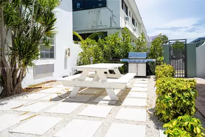 330 84th St #12, Miami Beach, FL 33141 - Photo 19