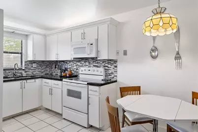 10207 Sunrise Lakes Blvd #203, Sunrise, FL 33322 - Photo 13