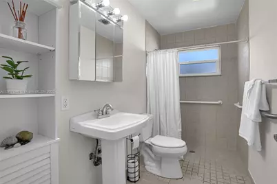 6880 NW 16th St, Margate, FL 33063 - Photo 25