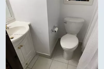 200 Wimbledon Lake Dr #200, Plantation, FL 33324 - Photo 11