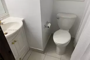 200 Wimbledon Lake Dr, Plantation, FL 33324 - Photo 11