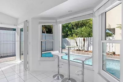 1086 SW 102nd Ter, Pembroke Pines, FL 33025 - Photo 11