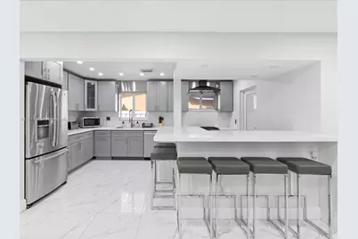 6820 SW 9th St, Pembroke Pines, FL 33023 - Photo 9