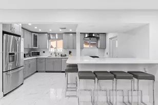 6820 SW 9th St, Pembroke Pines, FL 33023 - Photo 9