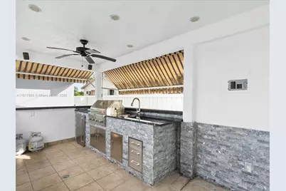 6820 SW 9th St, Pembroke Pines, FL 33023 - Photo 25