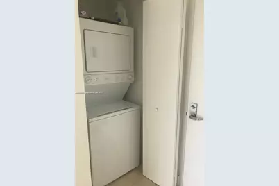 92 SW 3rd St #1904, Miami, FL 33130 - Photo 7