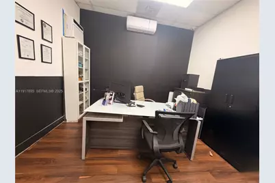 7298 NW 54th St, Miami, FL 33166 - Photo 7