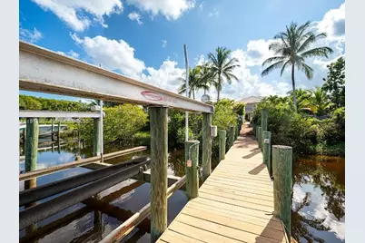 585 SW Yacht Basin Way, Stuart, FL 34997 - Photo 9