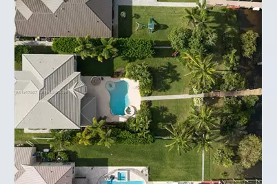 585 SW Yacht Basin Way, Stuart, FL 34997 - Photo 1