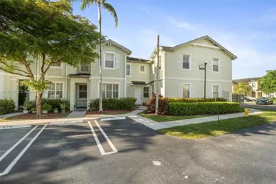152 SE 29th Ave #9, Homestead, FL 33033 - Photo 1