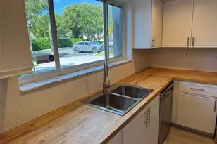 16226 SW 92nd Ave, Palmetto Bay, FL 33157 - Photo 5