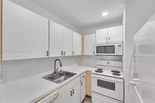 13712 SW 90th Ave, Miami, FL 33176 - Photo 5