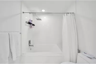 45 SW 9th St #3909, Miami, FL 33130 - Photo 17