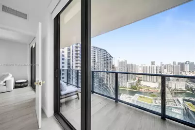 45 SW 9th St #3909, Miami, FL 33130 - Photo 23