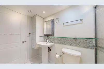 1000 Parkview Dr #431, Hallandale Beach, FL 33009 - Photo 23