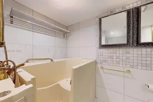 1000 Parkview Dr, Hallandale Beach, FL 33009 - Photo 33