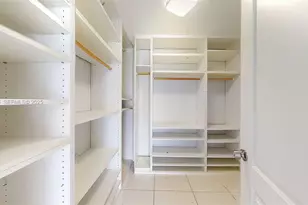 1000 Parkview Dr, Hallandale Beach, FL 33009 - Photo 25